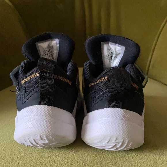Nike Jordan Why Not Zer0.3 toddler sneakers - Picture 3 of 11